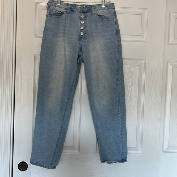 BP High Waisted Mom Jeans - Picture 2 of 6